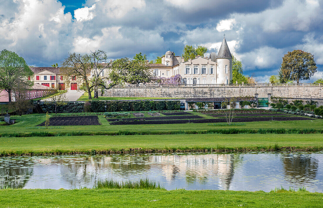 France,Nouvelle Aquitaine,Medoc,Château Lafite-Rotschild,1st "Grand Cru" of the AOC Pauillac (Controlled designation of origin)