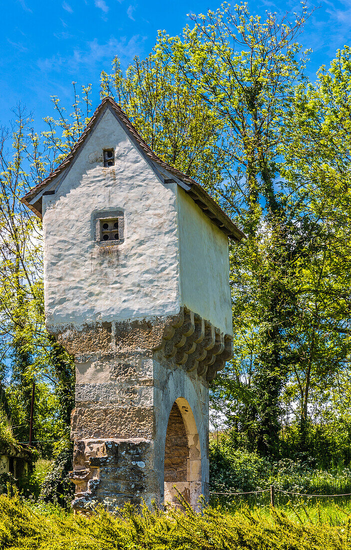 France,Causses du Quercy natural regional Park,Lot,dovecoat of the Tissandre (15th century) at Lavergne