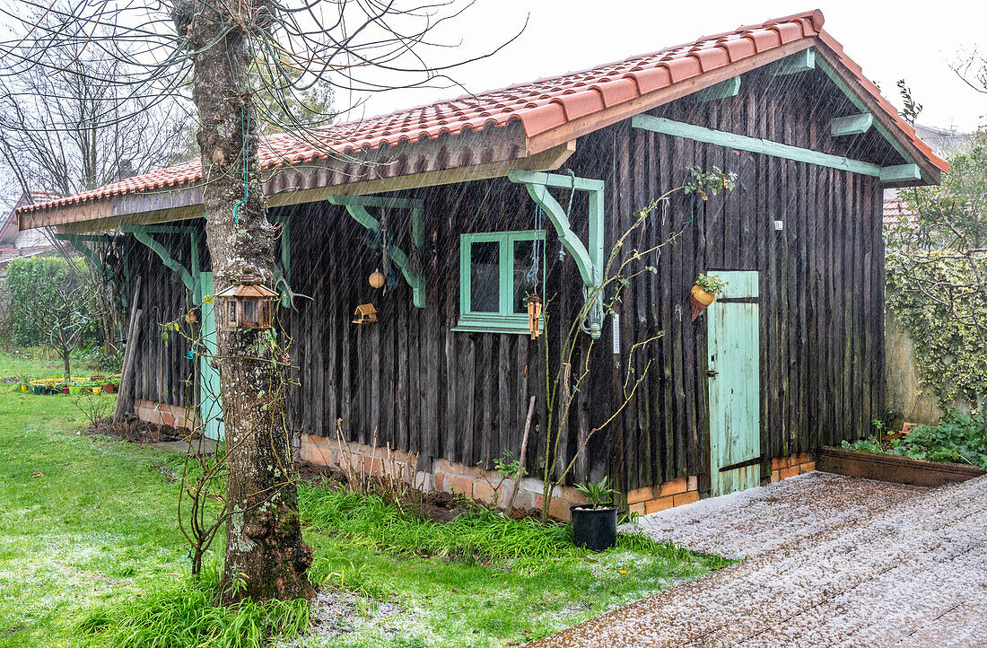 Frankreich,Gironde,Arcachon-Bucht (Bassin d'Arcachon),Hütte unter dem Schnee