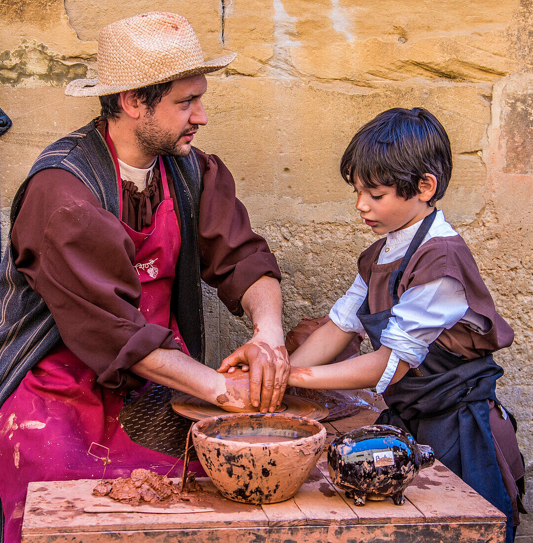 Spanien,Rioja,Mittelalterliche Tage von Briones (Festival von nationalem touristischem Interesse),Töpfer