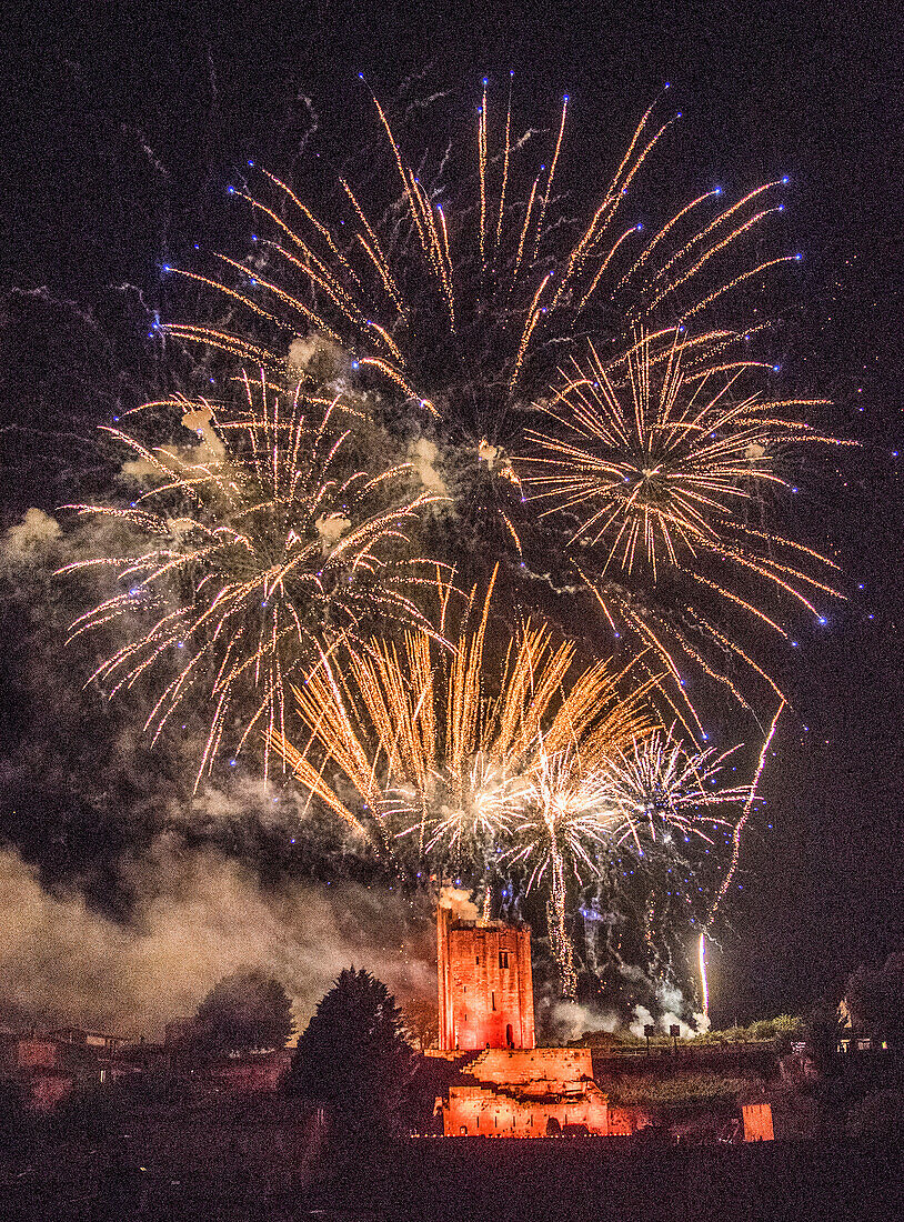 France,Gironde,Saint Emilion,Celebration of the 20th years anniversary of the inscription to the UNESCO World Heritage,pyrotechnics show above the Tour du Roy