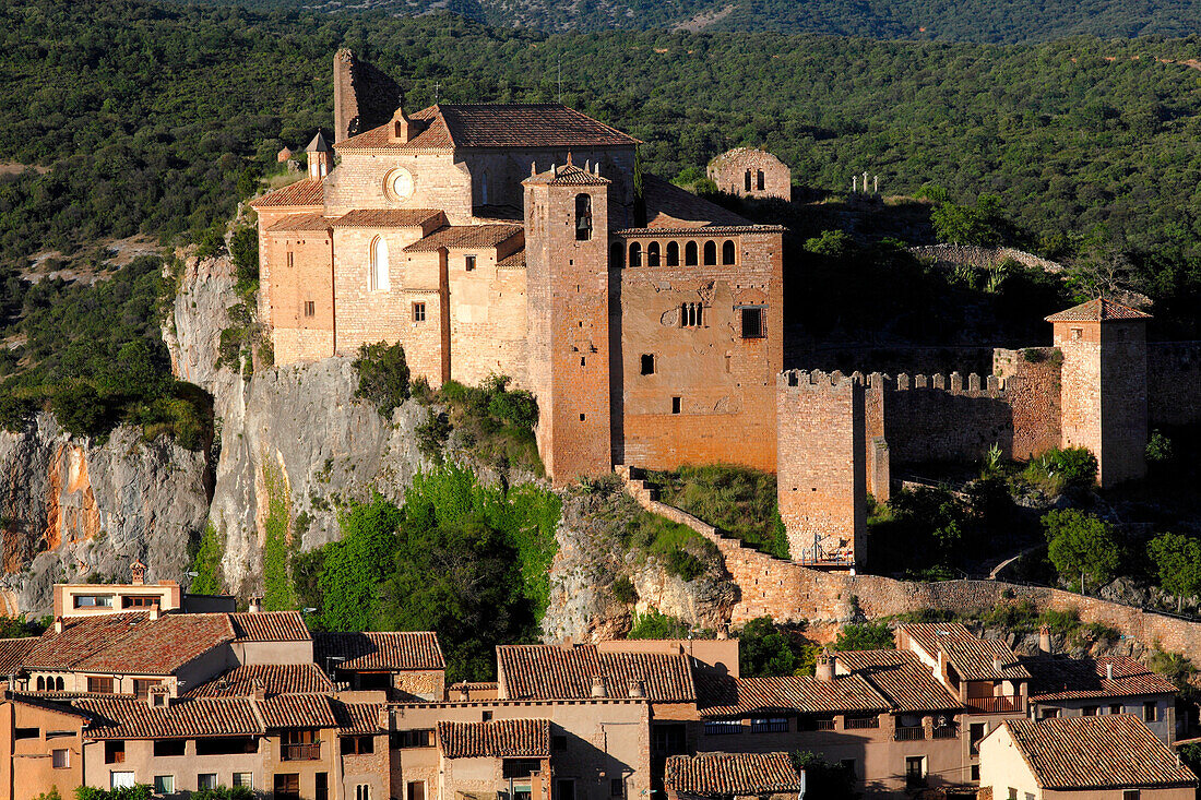 Spain,Aragon,Province of Huesca,Alquezar (sierra de guara),the castle and santa maria colliate church