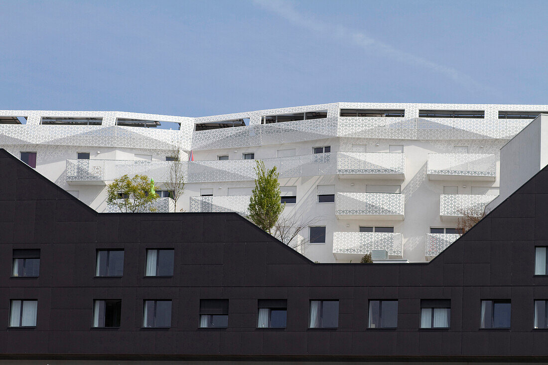 France,Paris,75,17eme arrondissement,Quartier Saussure,Pont Cardinet,facades of the new residential buildings