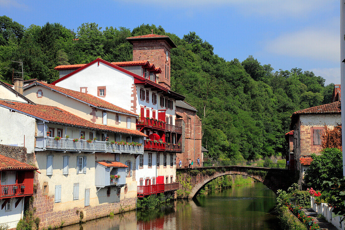 France,Nouvelle Aquitaine,Pyrenees atlantiques (64),Pays basque,basse navarre,Saint Jean Pied de Port and Nive river