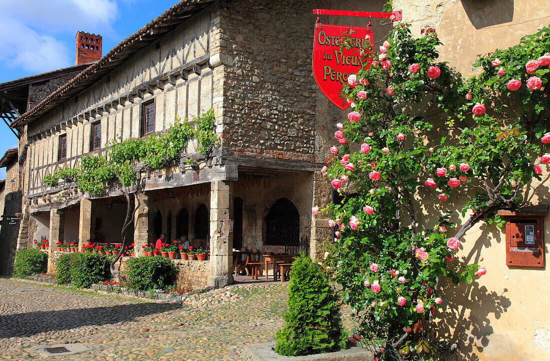 Frankreich,Auvergne Rhone Alpes,Ain department (01),Perouges (medieval village)