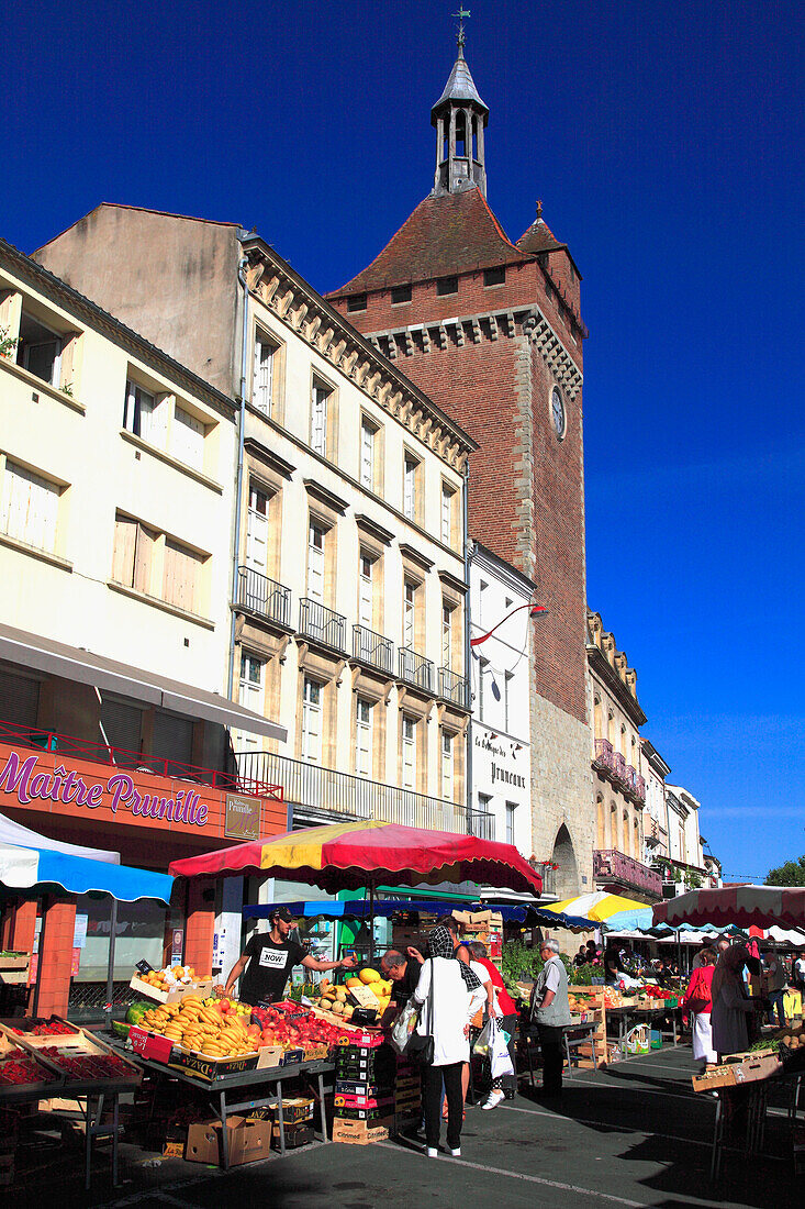 Frankreich,Nouvelle Aquitaine,Lot et Garonne department (47),Villeneuve sur Lot,Paris gate