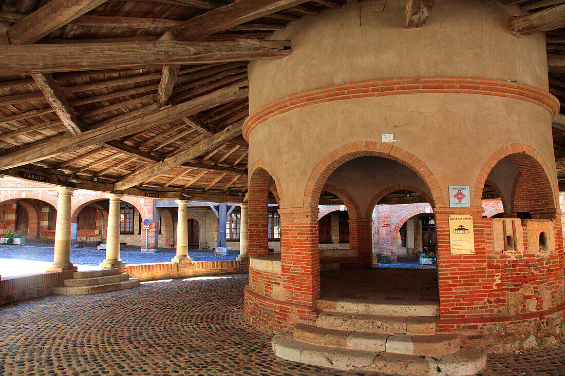 Frankreich,Okzitanien,Tarn et Garonne department (82),Auvillar,der Kornmarkt