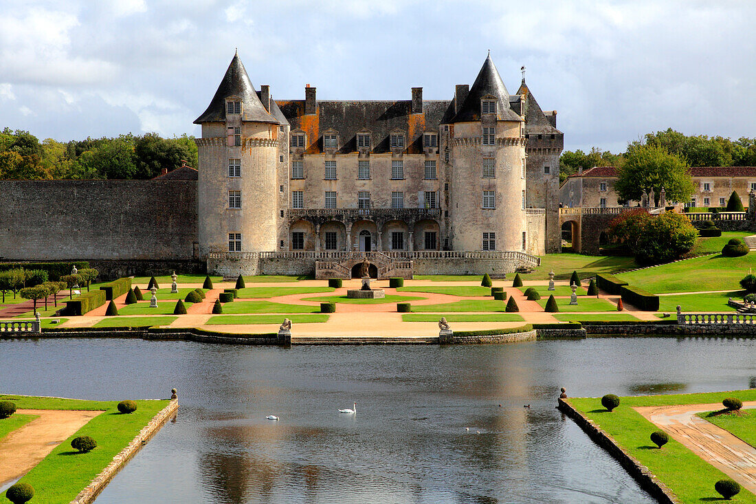 France,Nouvelle Aquitaine,Charente Maritime department (17),Saint Porchaire,La Roche Courbon castle