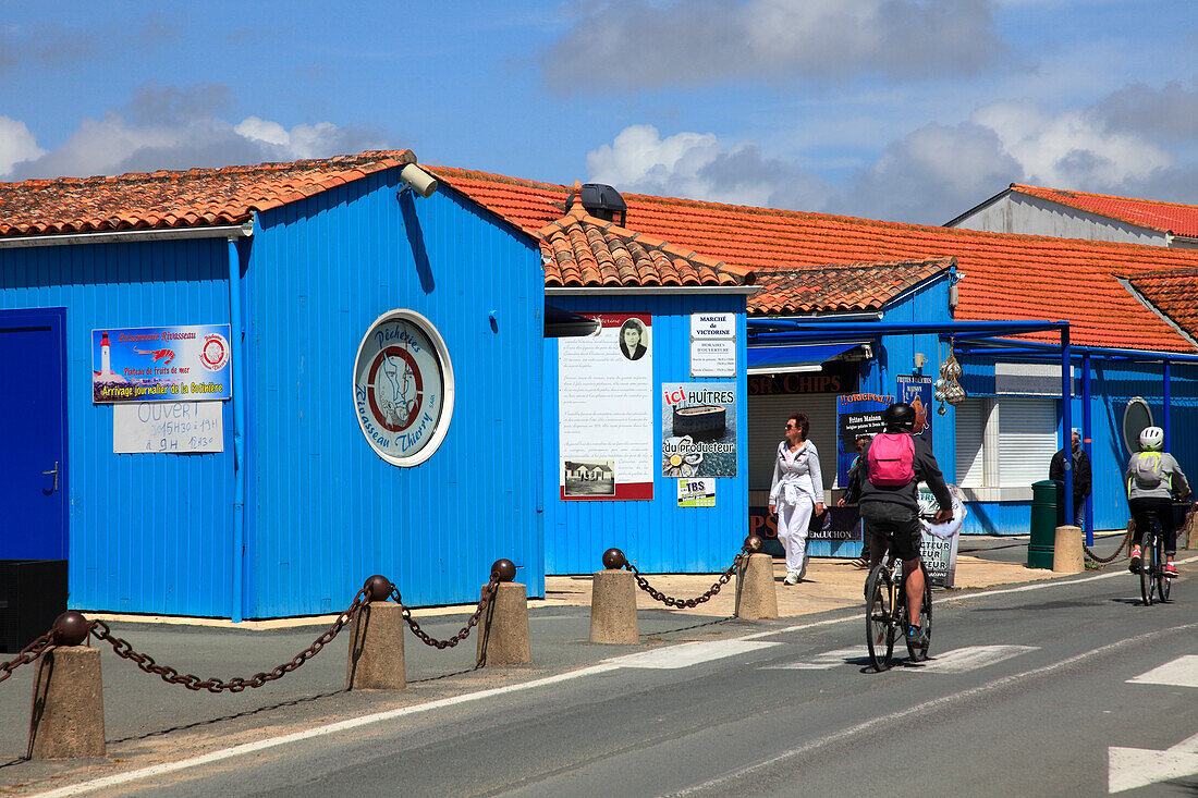 France,Nouvelle Aquitaine,Charente Maritime (17),Oleron island,Saint Pierre d'Oleron,la Cotiniere fishing harbour,Victorine market