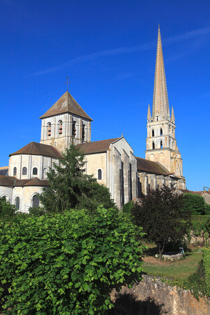 Frankreich,Nouvelle Aquitaine,Vienne department,Saint Savin abbey (Unesco worl heritage)