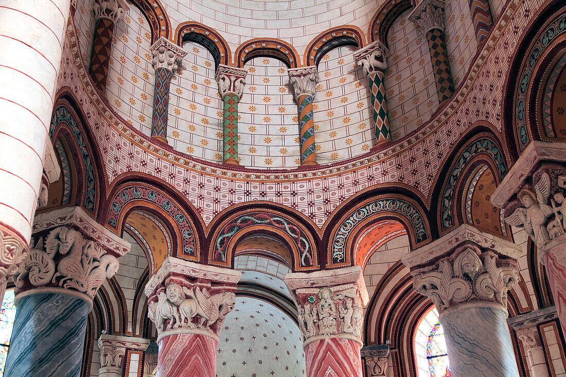 Frankreich,Nouvelle Aquitaine,Vienne department,Chauvigny,mittelalterliche Stadt,Saint Pierre collegiate church