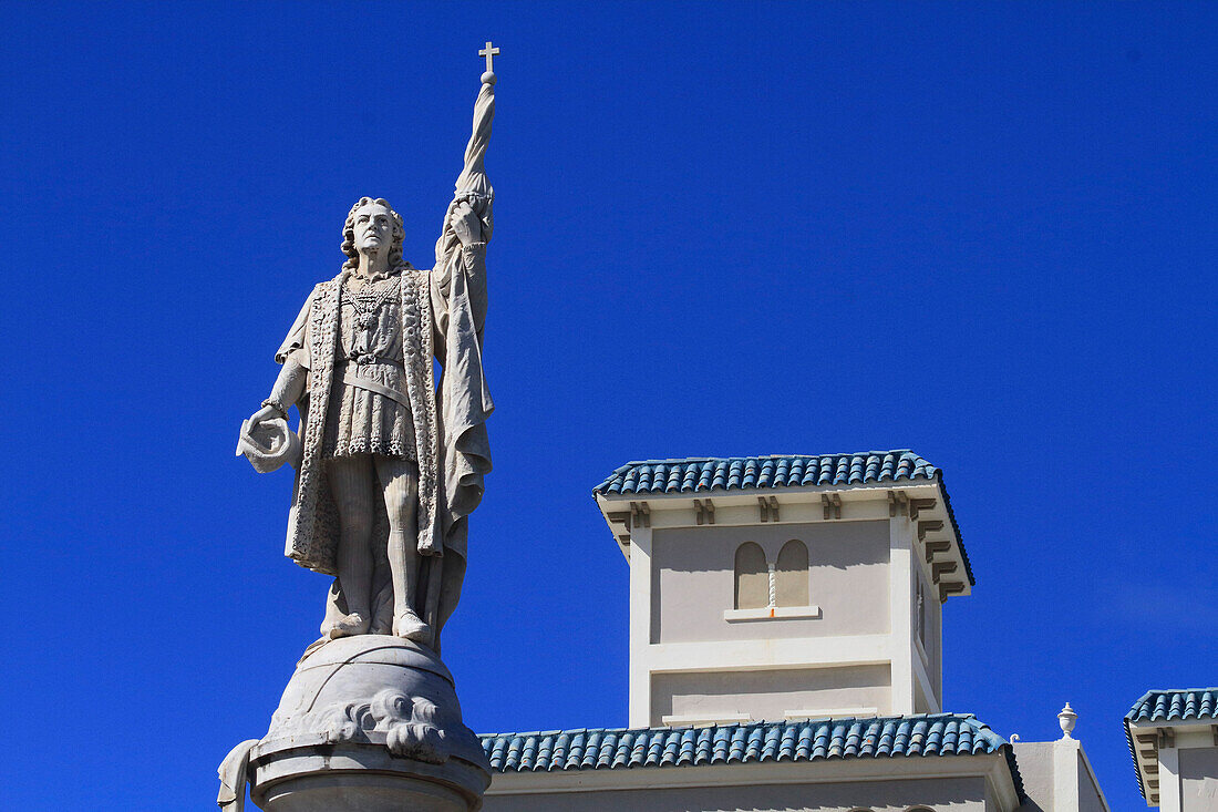 Usa,Porto Rico,San Juan. Cristobal Colon statue