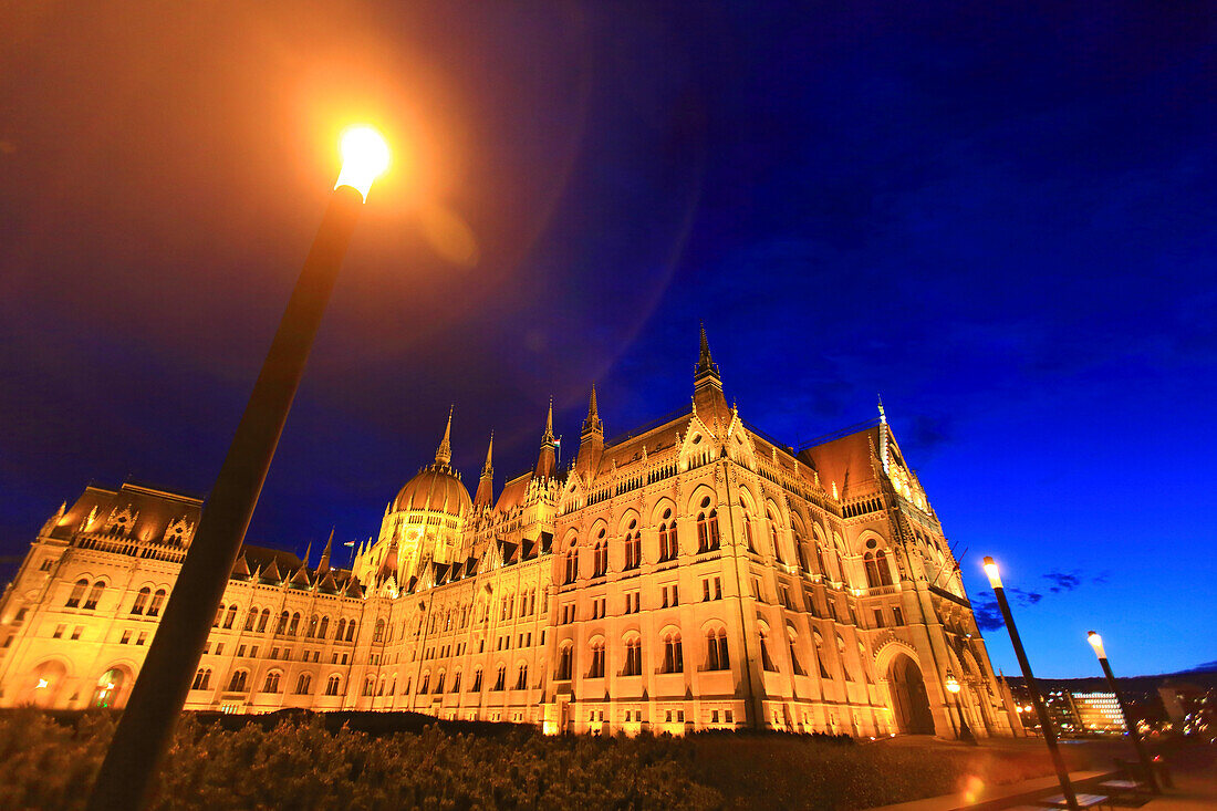 Hungary,Budapest,Parlamentsgebäude