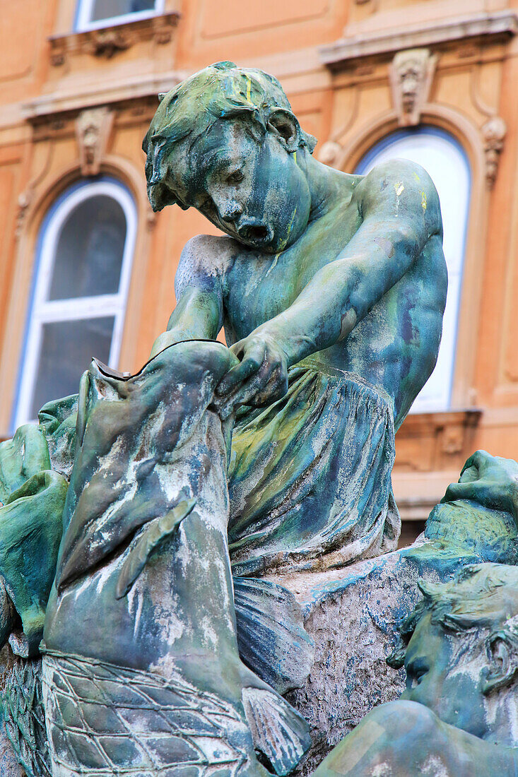 Europe,Hungary,Budapest,Statue von fishning children.