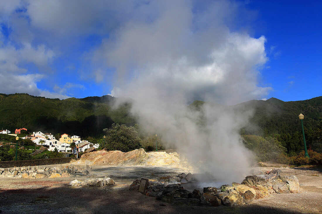 Sao Miguel Insel,Azoren,PortugalFurnas. Rauch