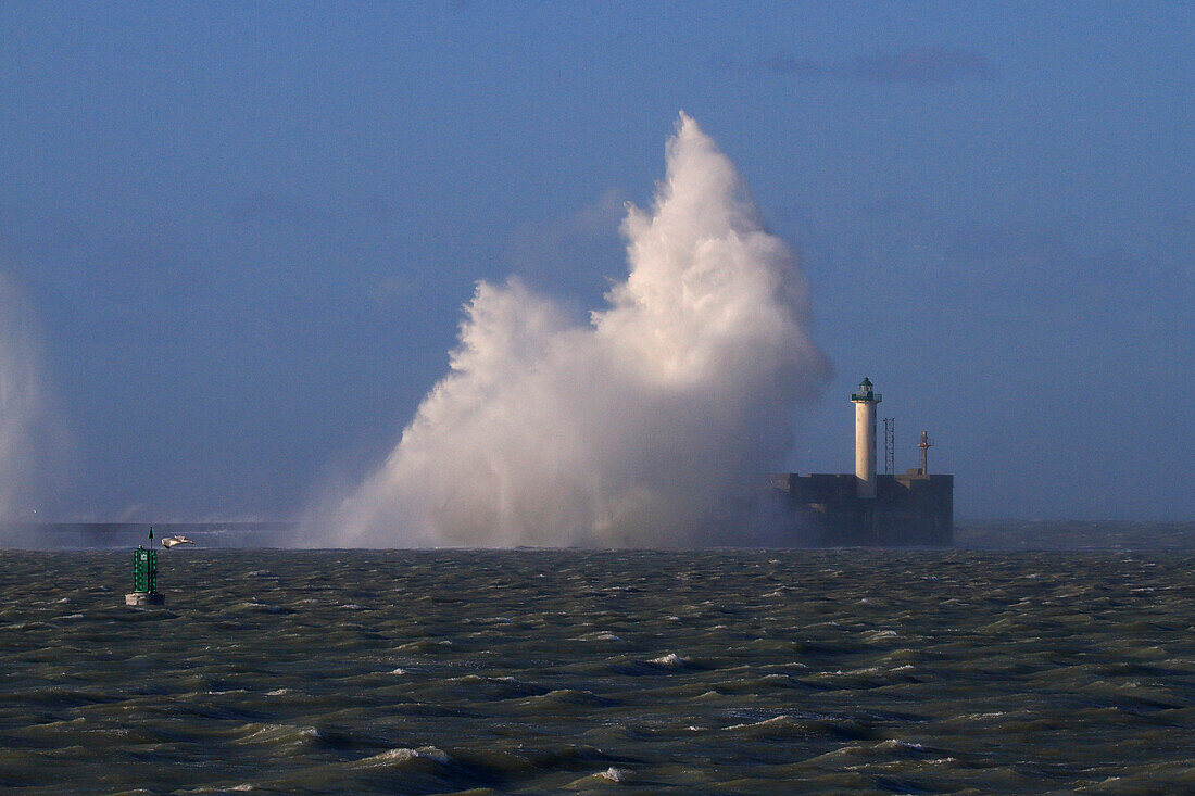 Frankreich,Hauts de France,Pas de Calais,Opalküste,Sturm Ciara. Boulogne sur Mer