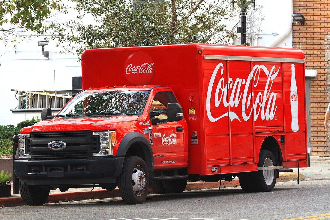 USA, Florida, Orlando. Coca-Cola-LKW