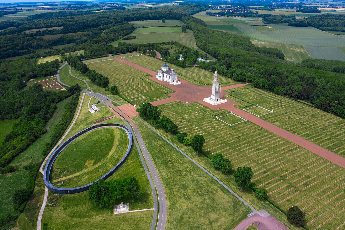 Frankreich,Hauts de France,Pas de Calais. WWII-Denkmal,Notre Dame de Lorette. Ablain saint nazaire