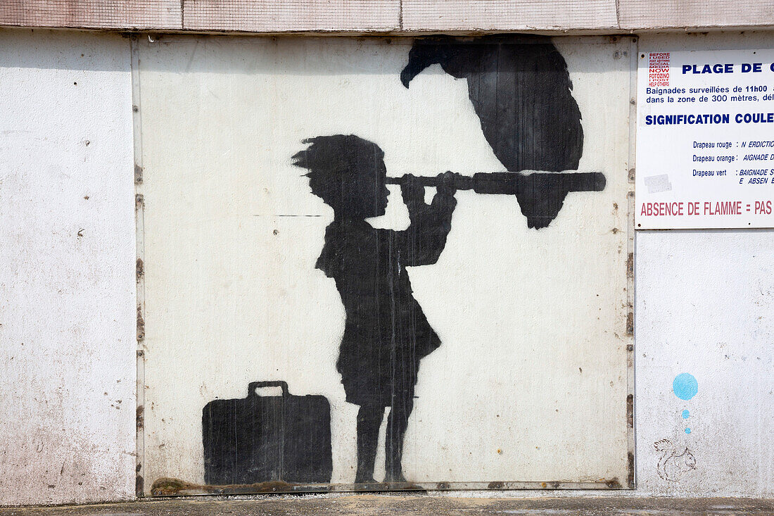 France,Hauts de France,Pas de Calais. Calais,beach. Girl with telescope by Banksy