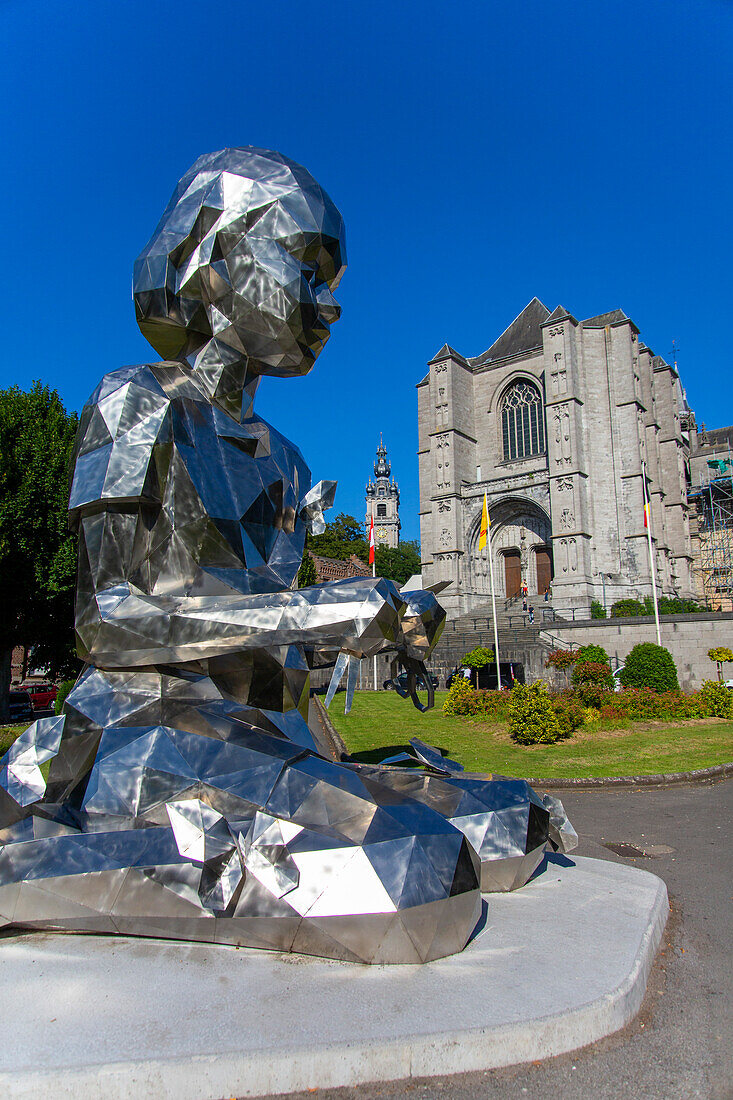 Europa,Belgien,Mons. Lucie-Statue