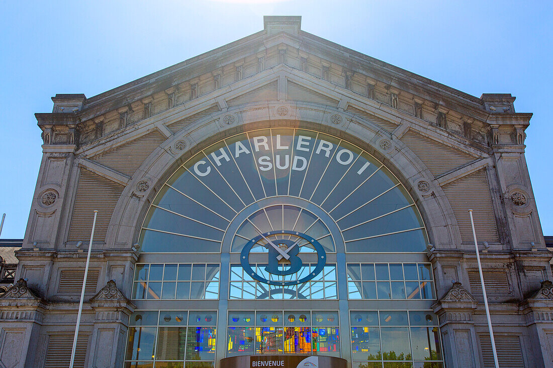 Europa,Belgien,Charleroi. Bahnhof