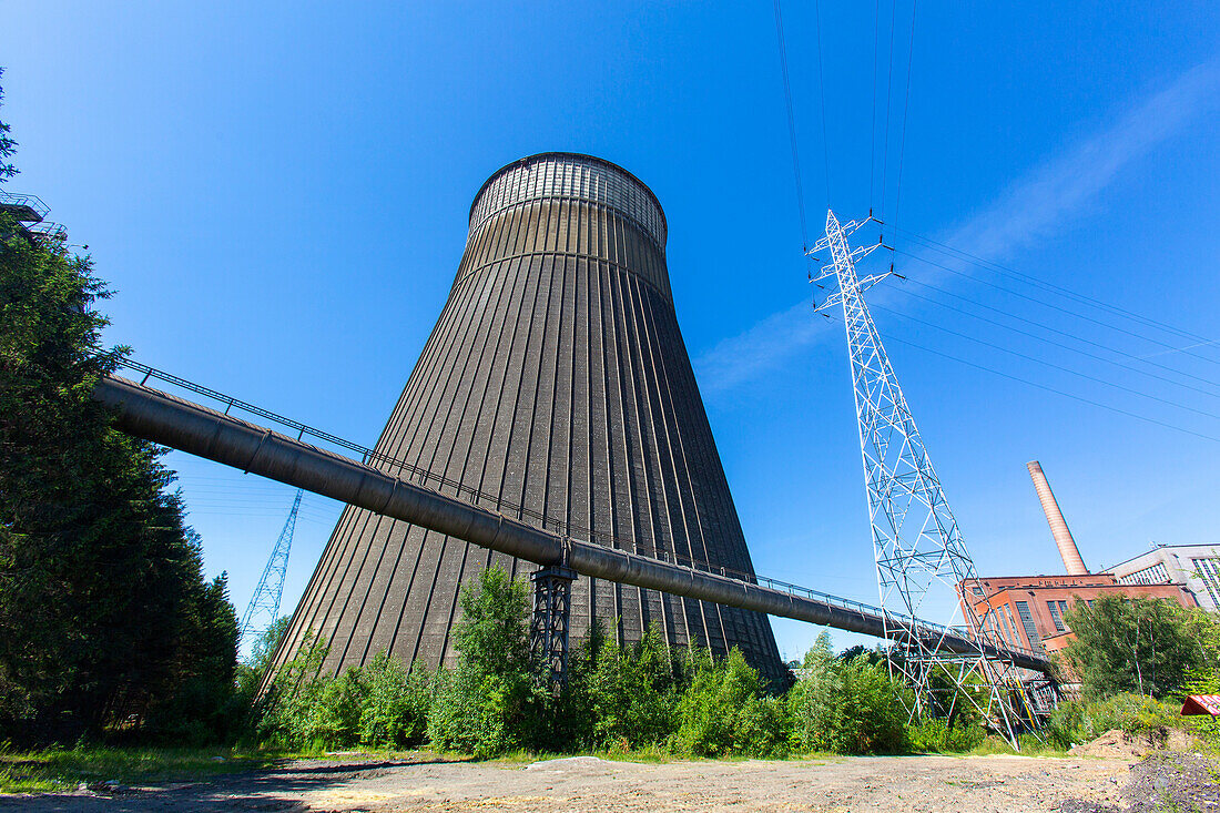 Europa,Belgien,Charleroi. Electrabel Kühlturm