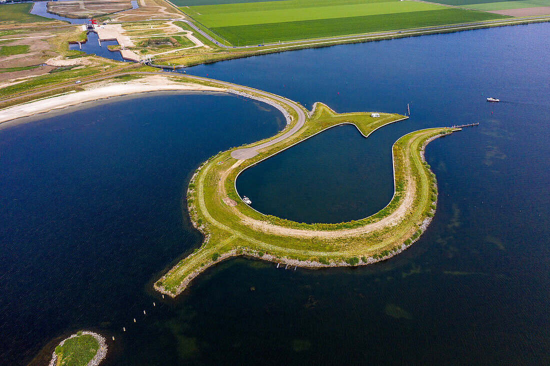 Europa,Niederländisch. Veluwemeer, Zeewolde, tulpenförmiger Hafen