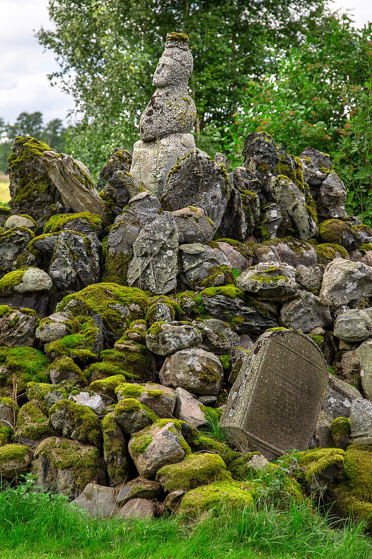 Europa,Skandinavien,Schweden. Sjöbo. Loevestad Geschnitzte Statuen. Hembygdsmuseum