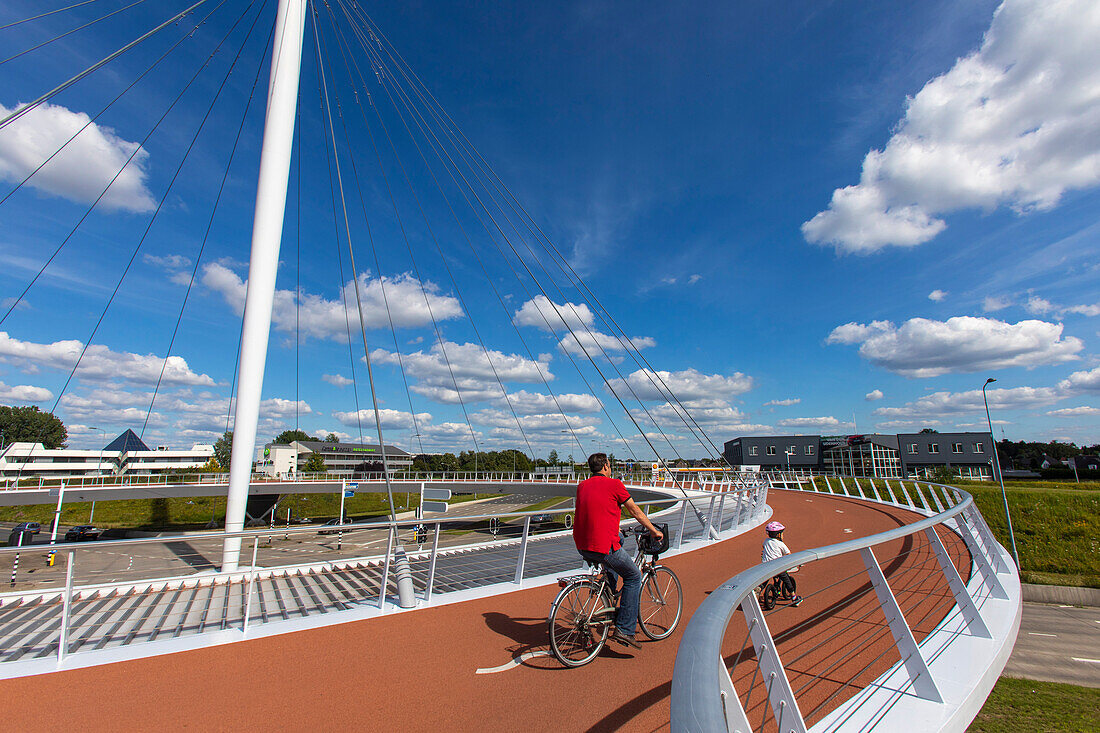 Europe,Nederlands. Eindhoven. Hovenring. Cycle roundabout