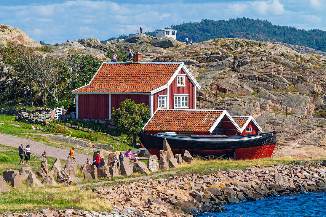 Europe,Scandinavia,Sweden. Lysekil. Stangehuvud. Vikarvet. Kyrkvik bay