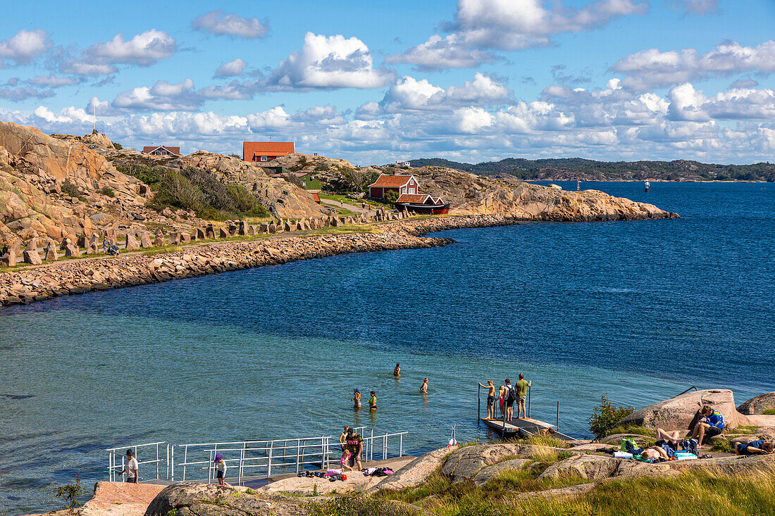 Europe,Scandinavia,Sweden. Lysekil. Stangehuvud. Vikarvet. Kyrkvik bay