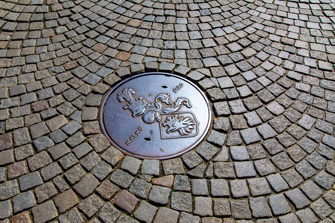 Europe,Scandinavia,Sweden. Skania. Malmoe. Malmo Griffon manhole cover