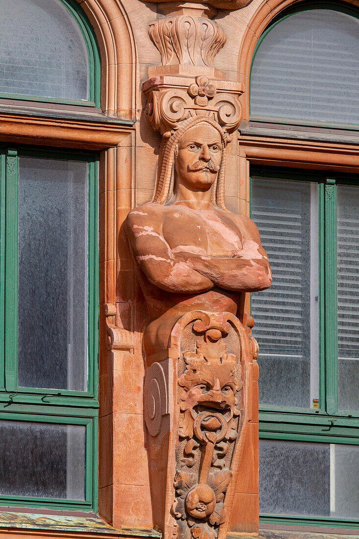 Europe,Scandinavia,Sweden. Skania. Malmoe. Lejonet pharmacy. Statue on the facade