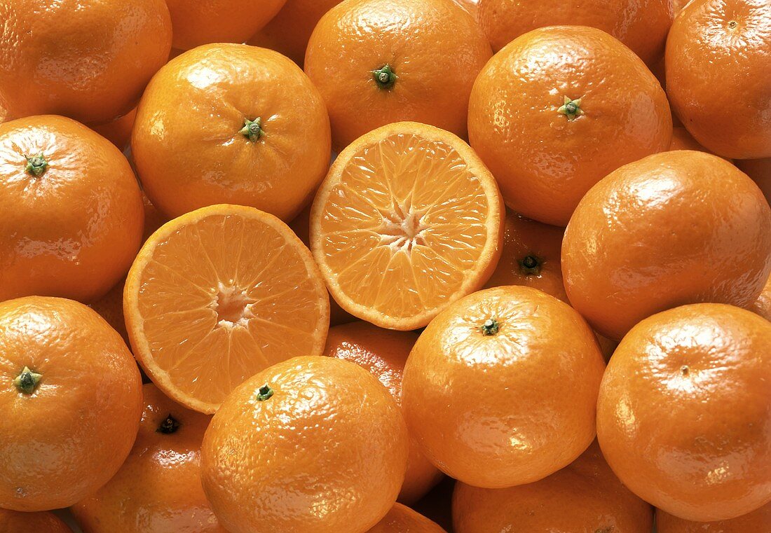 Tangerines, One Halved (Full Frame)