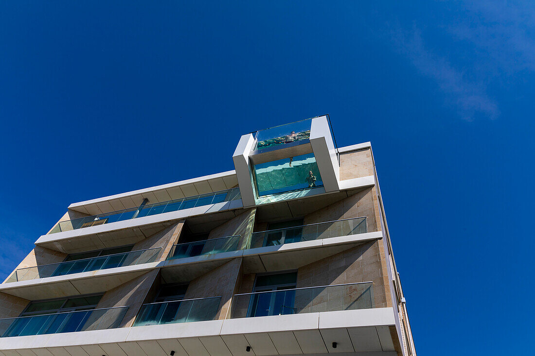 Europa,Skandinavien,Schweden. Schonen. Landskrona. Schwimmbad mit Balkon