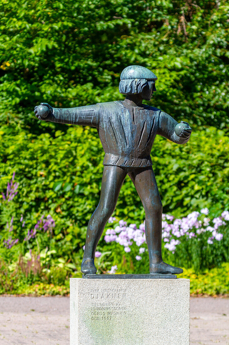 Europa,Schweden,Kreis Ostergotland,Linkoeping,Skulptur von Ivar Lindekrantz