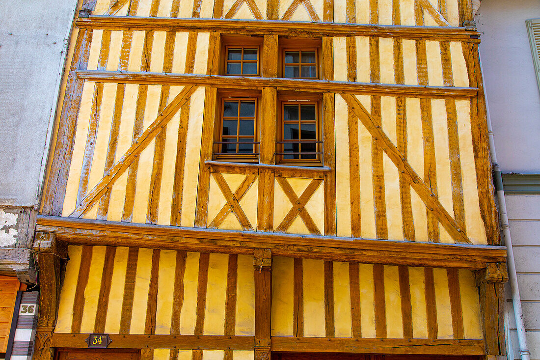 Frankreich,Grand Est,Aube,Troyes. Fassade eines Fachwerkhauses im Stadtzentrum