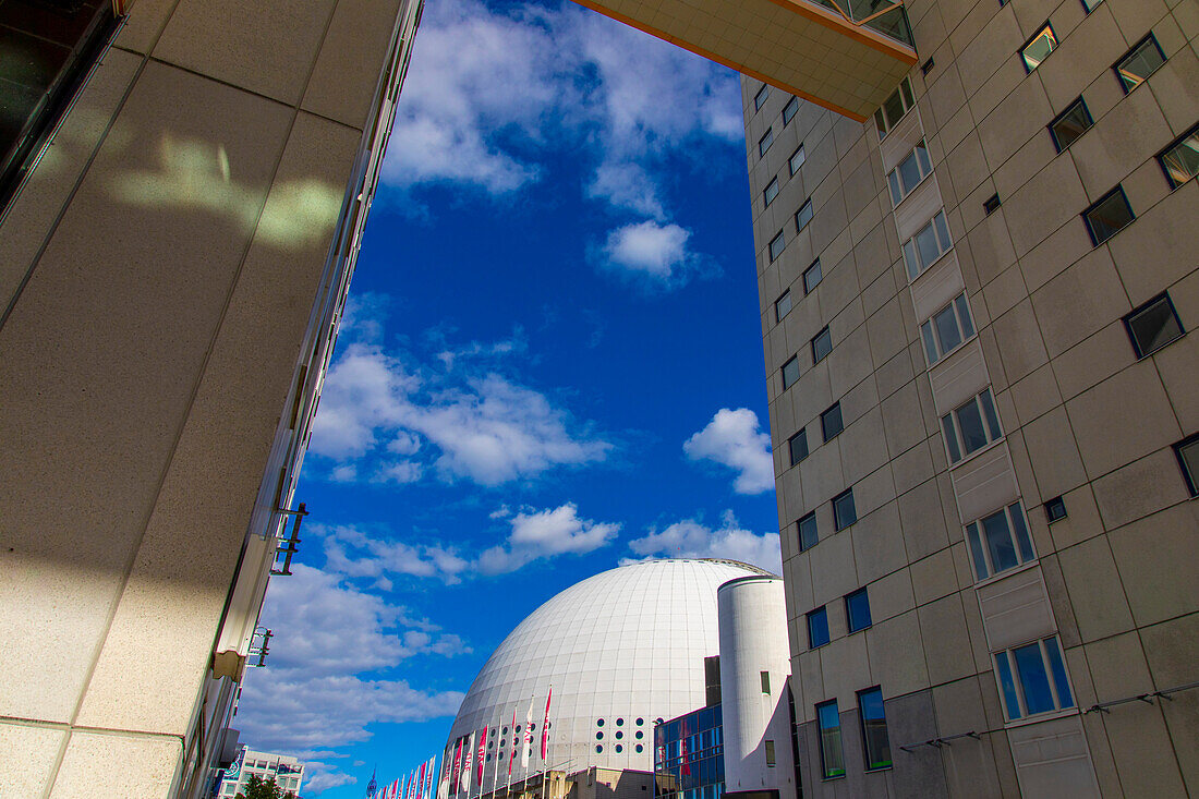 Europa,Skandinavien,Schweden. Stockholm. Stadtteil Johanneshov. Globe-Stadt. Ericsson Globe ist eine Sporthalle, das größte kugelförmige Gebäude der Welt, Bogen. Berg Arkitektkontor AB