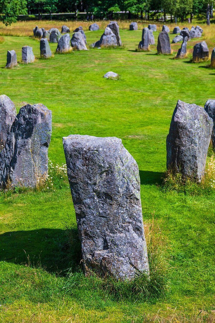 Europa,Skandinavien,Schweden.. Västermanland. Vaesteras. Anundshog. Größter Grabhügel in Schweden. Wikingerfriedhof, Megalithen in Form eines Bootes angeordnet