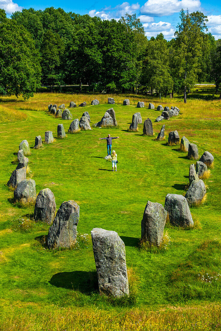 Europa,Skandinavien,Schweden.. Västermanland. Vaesteras. Anundshog. Größter Grabhügel in Schweden. Wikingerfriedhof, Megalithen in Form eines Bootes angeordnet