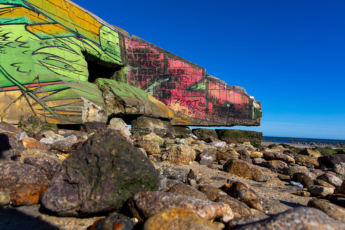 Frankreich,Manche,Cotentin. Straßenkunst am Blockhaus. Jonville