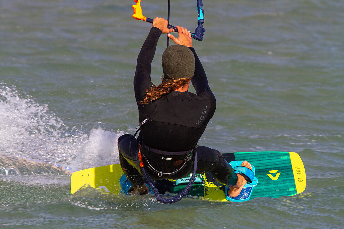 Europa,Spanien,Kanarische Inseln,Fuerteventura. Sotavento Strand. Kitesurfen