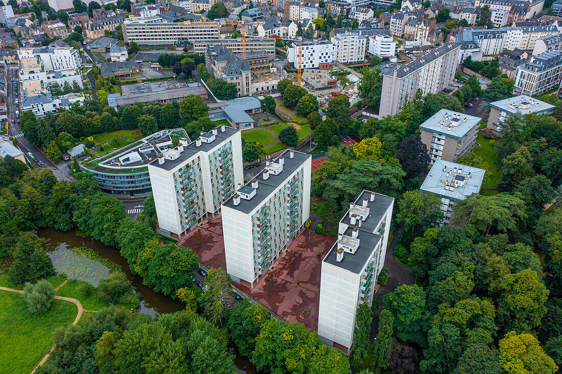 Frankreich,Bretagne,Ille-et-Vilaine,Rennes,Nachbarschaften von Gebäuden im Stadtzentrum. Bewaldetes Gebiet,Parc Saint Martin