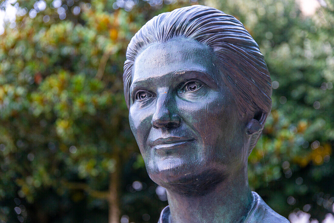 France,Vendee,La Roche-sur-Yon. Simone Veil statue