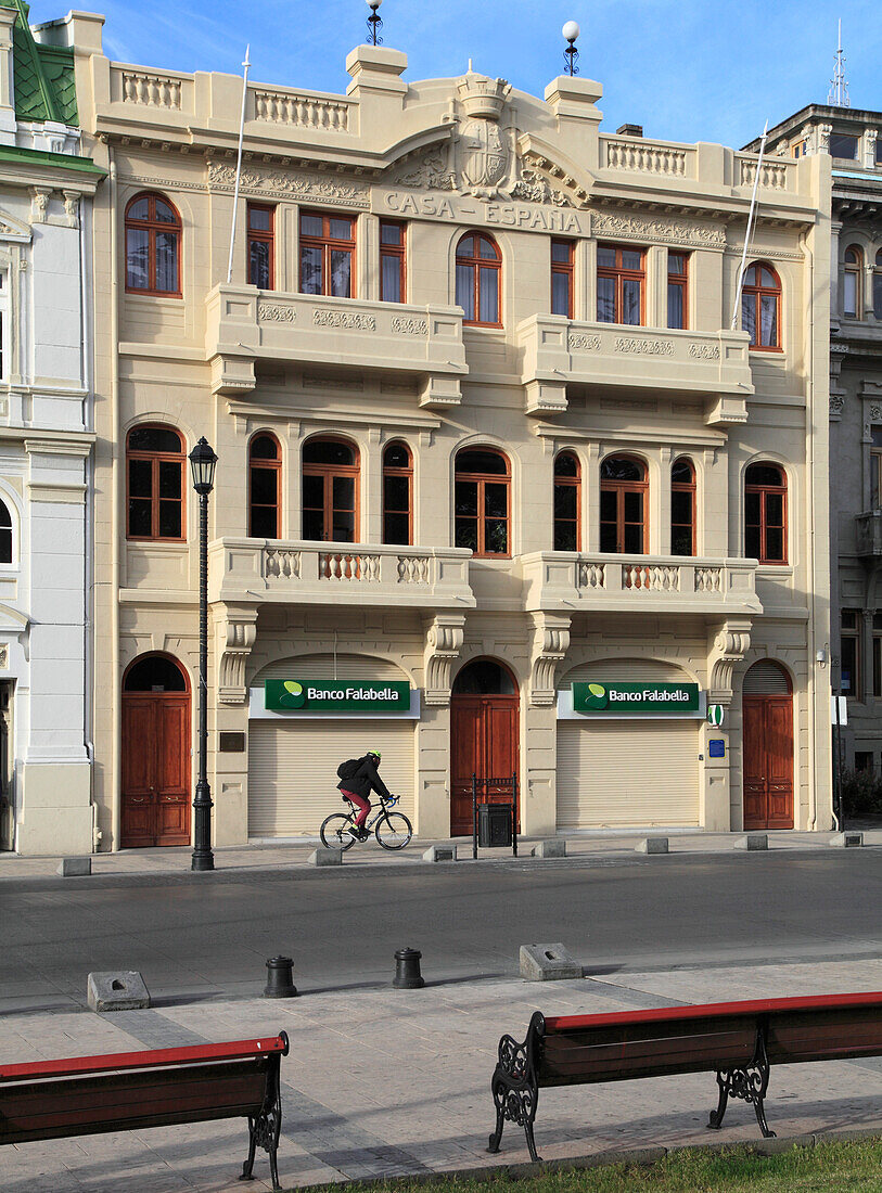 Chile,Magallanes,Punta Arenas,Plaza de Armas,Casa Espagna,