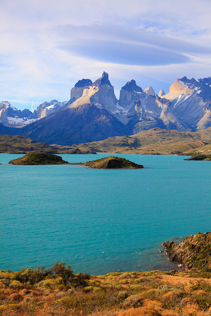 Chile,Magallanes,Torres del Paine,national park,Cuernos del Paine,Lago Pehoe,