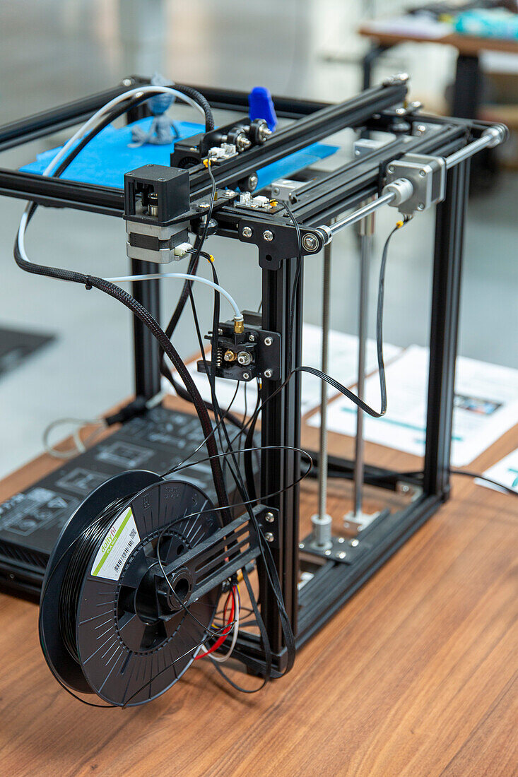 3D printer in a FabLab. Co-working