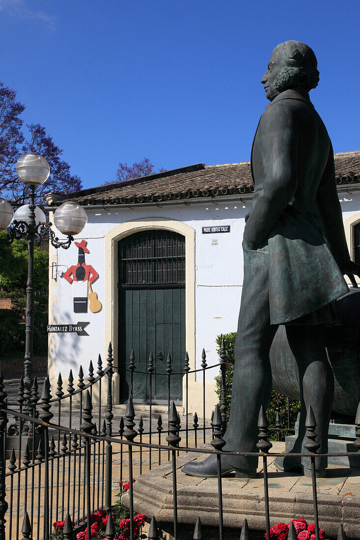 Spanien,Andalusien,Jerez de la Frontera,Tio Pepe-Statue,Bodega