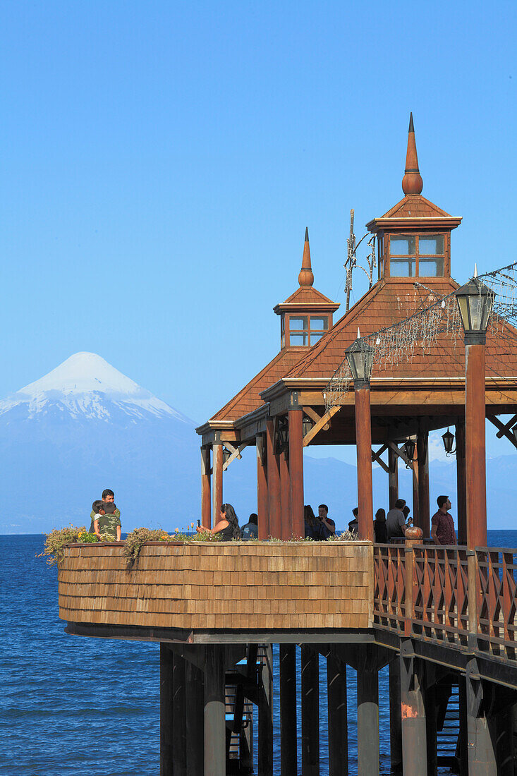 Chile,Seenplatte,Frutillar,Steg,Menschen,Llanquihue-See,Vulkan Osorno,