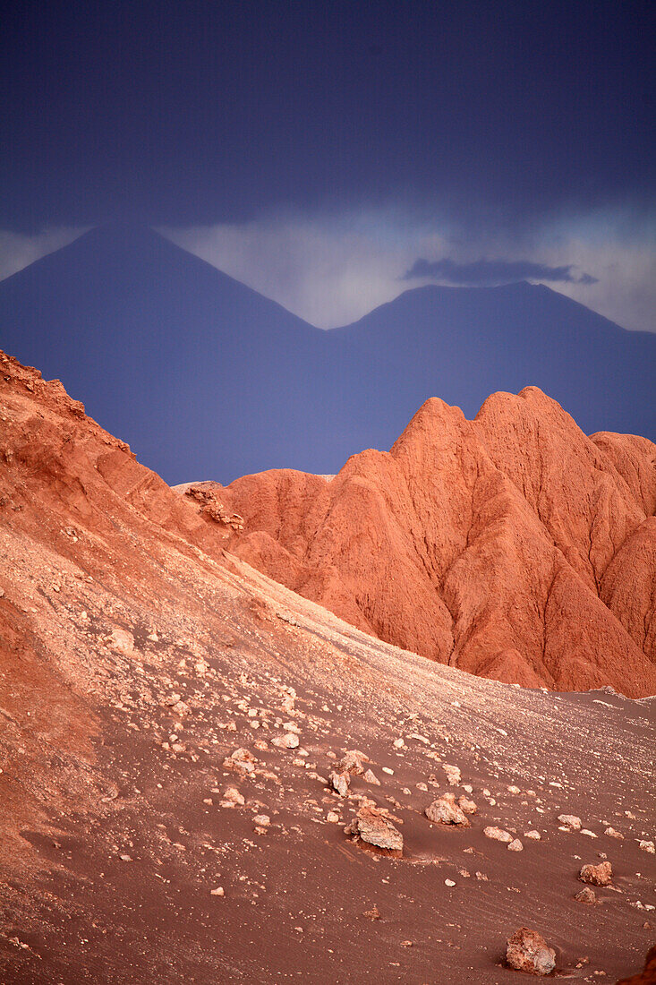 Chile,Antofagasta Region,Atacama Wüste,Valle de la Luna,Vulkan Licancabur,